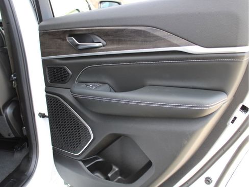 New 2026 Jeep Grand Cherokee Limited Reserve AWD/4WD image 29