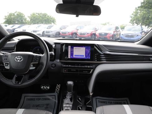Used 2025 Toyota Camry SE FWD image 14
