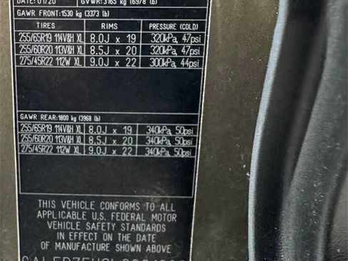 Used 2020 Land Rover Defender 110 SE image 39