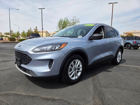 Certified 2022 Ford Escape SE FWD image 2