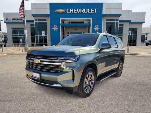 Used 2024 Chevrolet Tahoe LT w/ Luxury Package image 1