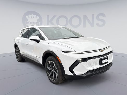 New 2026 Chevrolet Equinox EV LT image 10