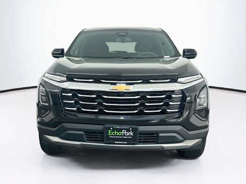 Used 2025 Chevrolet Equinox LT AWD/4WD image 2