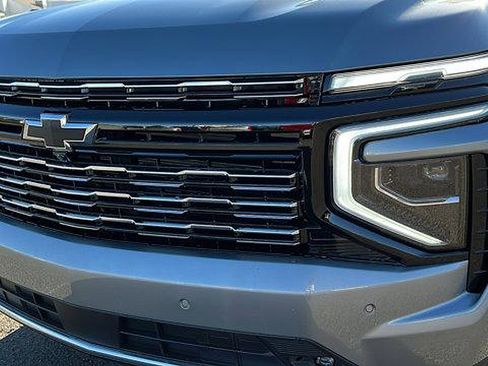 New 2026 Chevrolet Suburban High Country image 9