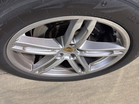 Used 2021 Porsche Macan Base image 8