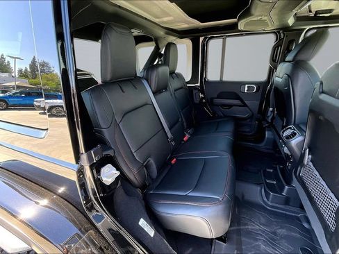 New 2026 Jeep Wrangler Unlimited Rubicon AWD/4WD image 18