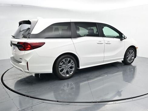 Used 2025 Honda Odyssey Touring image 10