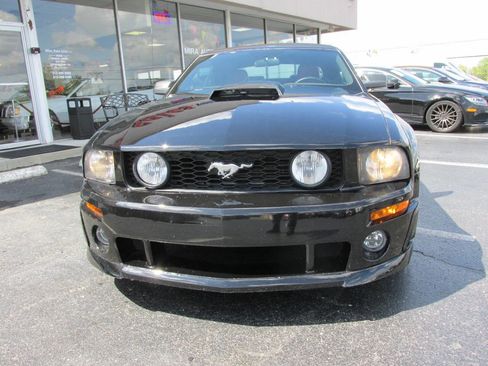 Used 2006 Ford Mustang GT Premium image 2