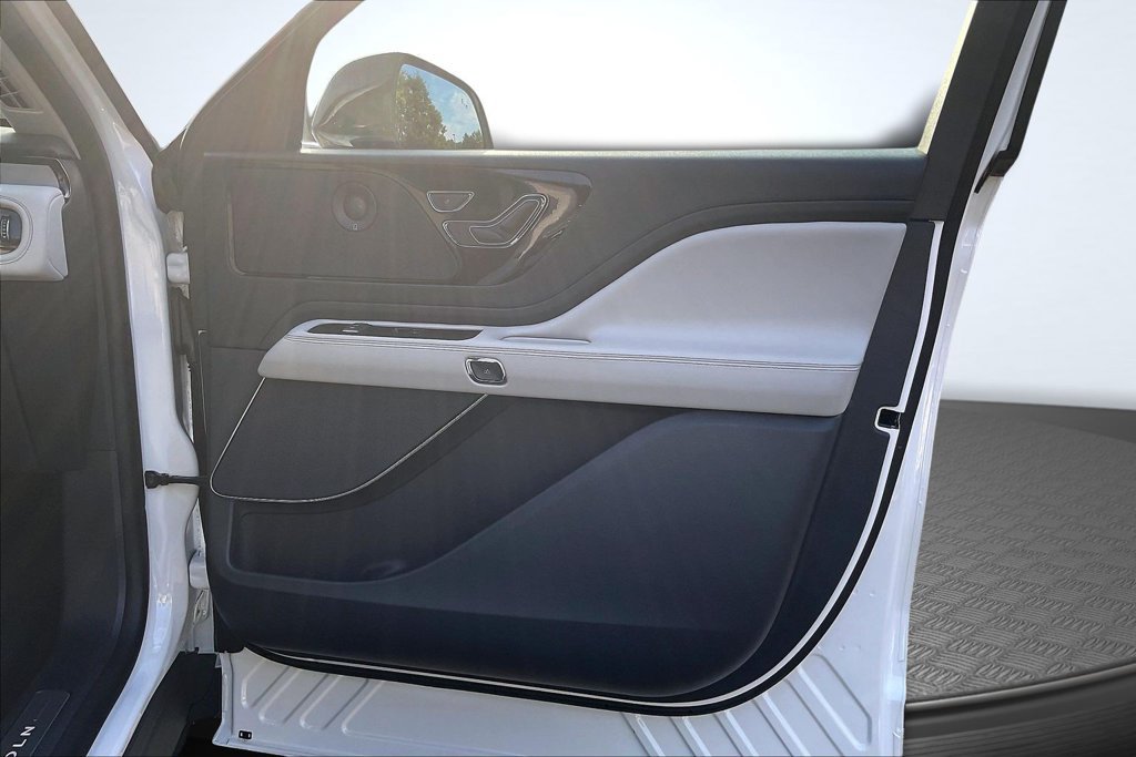 Used 2026 Lincoln Aviator Reserve RWD image 29