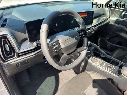 New 2026 Kia Sorento LX FWD image 11