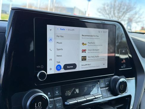 Used 2024 Toyota Highlander LE image 15