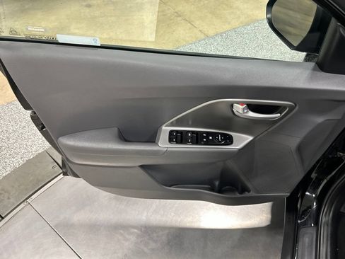 Used 2019 Kia Niro LX FWD image 15