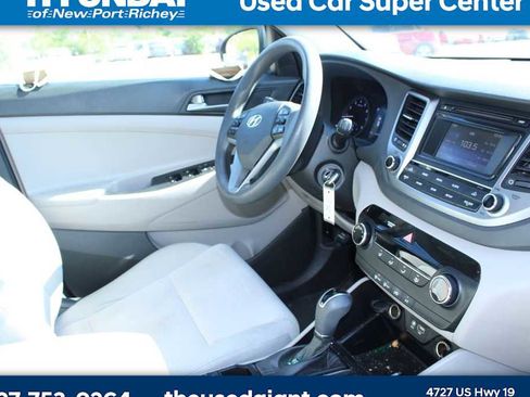Used 2017 Hyundai Tucson SE image 6