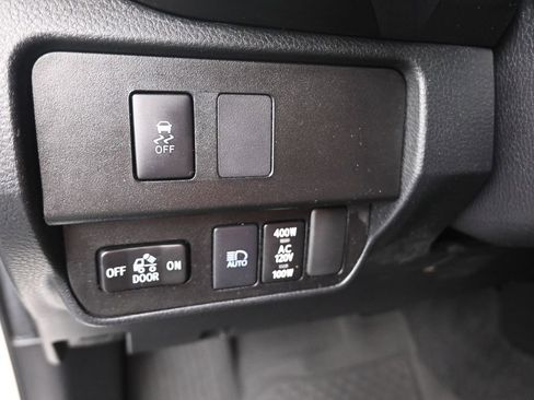 Used 2022 Toyota Tacoma TRD Off-Road image 12