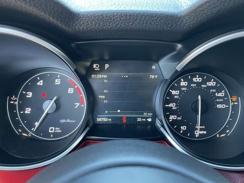 Used 2019 Alfa Romeo Stelvio image 27