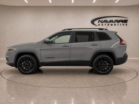 Used 2023 Jeep Cherokee Altitude Lux AWD/4WD image 4