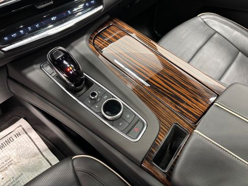 Used 2022 Cadillac Escalade Premium Luxury AWD/4WD image 14