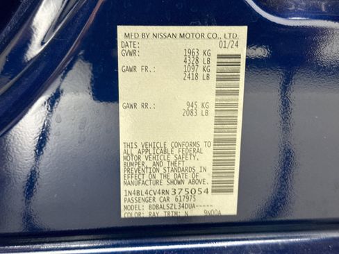 Used 2024 Nissan Altima 2.5 SR FWD image 11