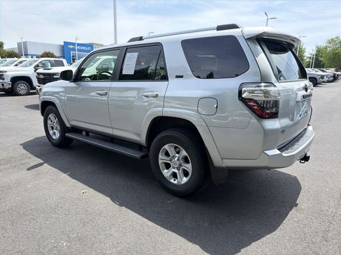 Used 2024 Toyota 4Runner SR5 Premium w/ Moonroof Package RWD image 7