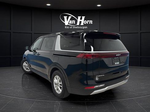 Used 2024 Kia Carnival LX image 5