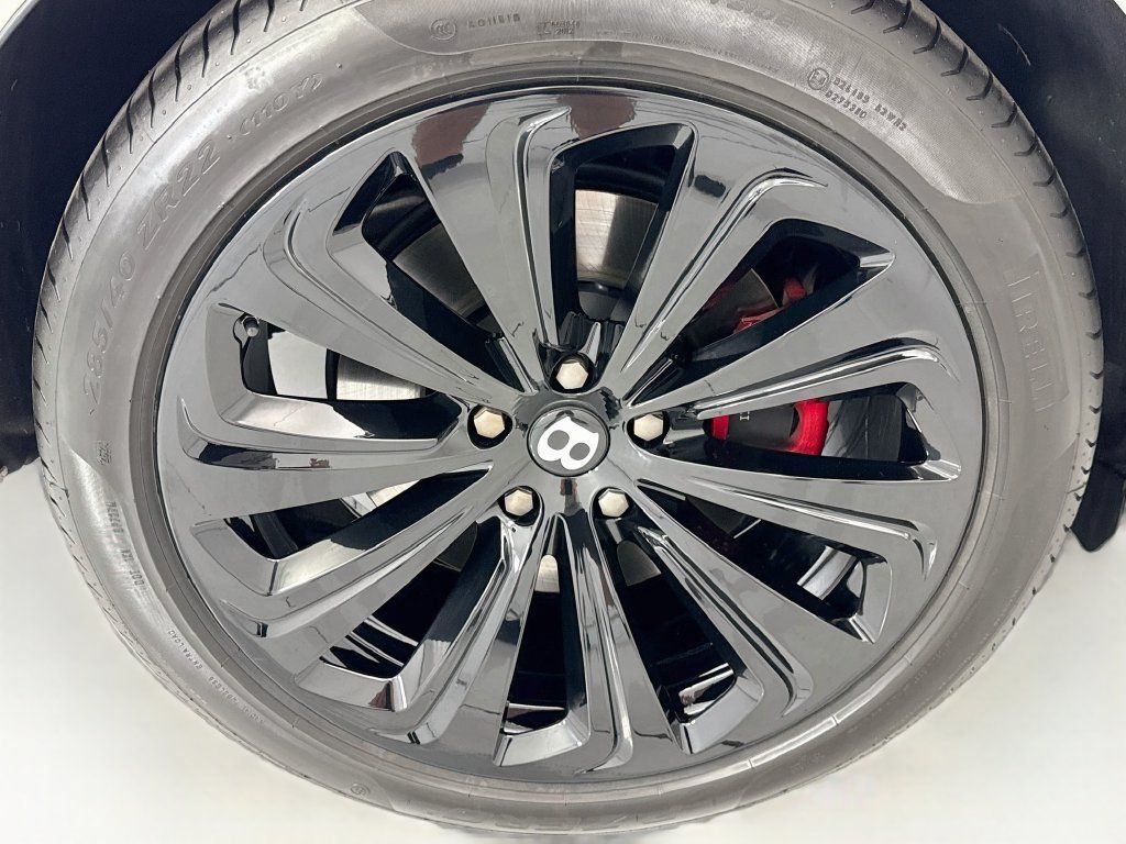 Certified 2022 Bentley Bentayga AWD/4WD image 32