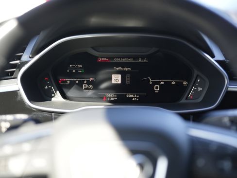 Used 2024 Audi Q3 2.0T Premium Plus image 14