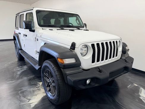 Used 2024 Jeep Wrangler Unlimited Sport AWD/4WD image 24