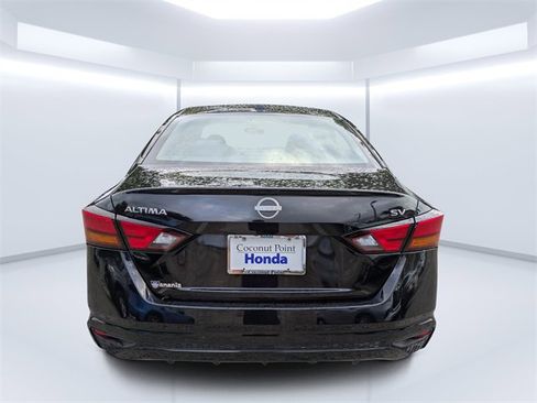 Used 2023 Nissan Altima 2.5 SV image 4