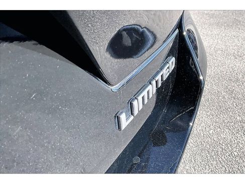 Used 2024 Jeep Grand Cherokee Limited AWD/4WD image 9