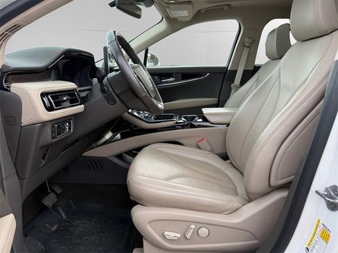 Used 2022 Lincoln Nautilus Reserve w/ Equipment Group 201A image 9