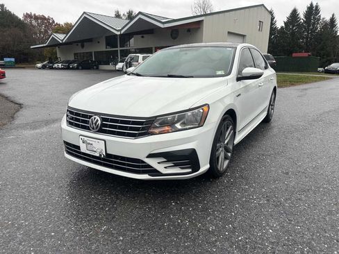 Used 2017 Volkswagen Passat 1.8T R-Line FWD image 1