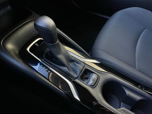 Used 2020 Toyota Corolla LE image 20