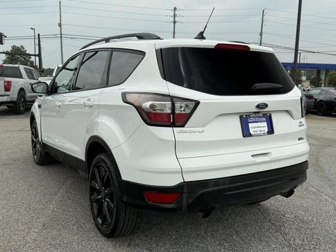 Used 2018 Ford Escape SE w/ SE Sport Appearance Package FWD image 6