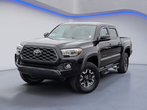 Used 2020 Toyota Tacoma TRD Off-Road image 2