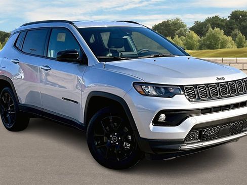 New 2026 Jeep Compass Latitude image 2