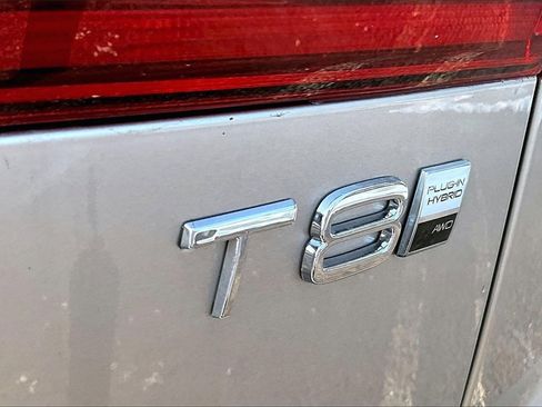 New 2026 Volvo XC60 T8 Plus w/ Protection Package Premier image 9