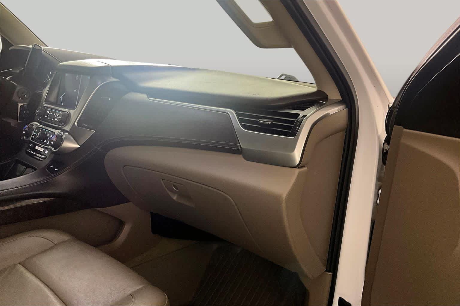 Used 2015 Chevrolet Suburban LT w/ Texas Edition RWD image 17