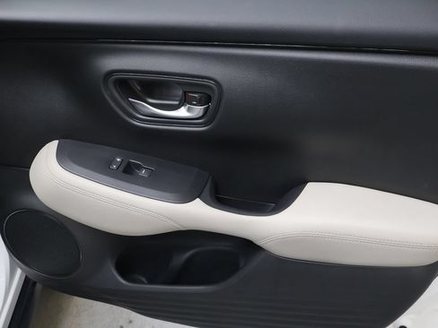 Used 2026 Honda HR-V LX image 11