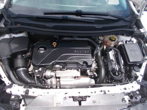 Used 2019 Chevrolet Cruze LS FWD image 10