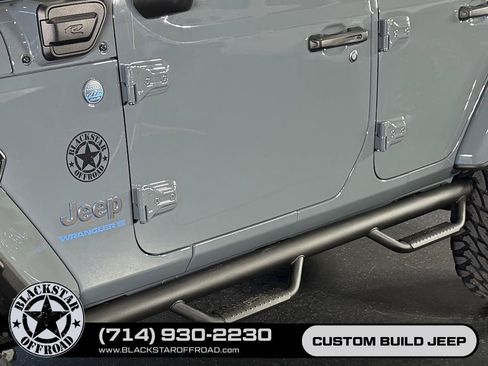 Used 2025 Jeep Wrangler Unlimited Sahara w/ Safety Group AWD/4WD image 13