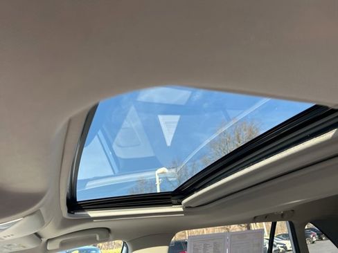 Used 2020 Toyota RAV4 XLE image 31