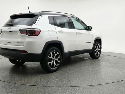 Used 2025 Jeep Compass Limited AWD/4WD image 9