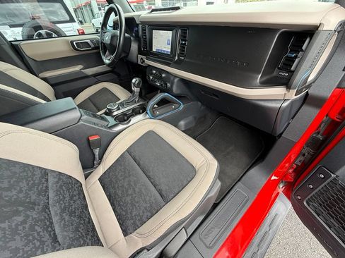 Used 2022 Ford Bronco Wildtrak AWD/4WD image 18