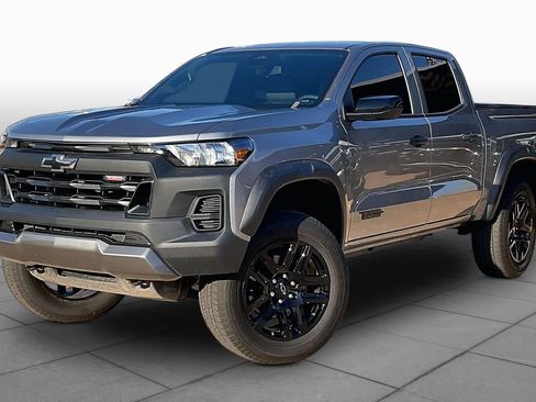 Used 2026 Chevrolet Colorado Trail Boss AWD/4WD image 3