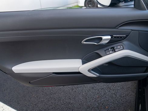 Used 2025 Porsche 718 Boxster S image 10