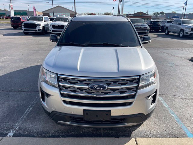 Used 2018 Ford Explorer XLT w/ Equipment Group 202A AWD/4WD image 4