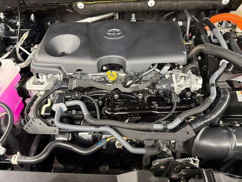 Certified 2025 Toyota RAV4 XLE AWD/4WD image 40