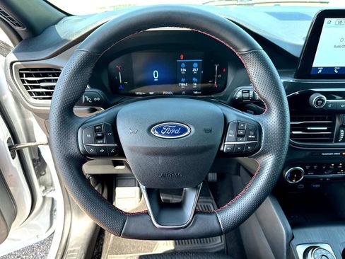 Used 2025 Ford Escape ST-Line AWD/4WD image 14