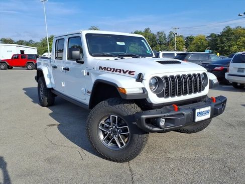 New 2025 Jeep Gladiator Mojave image 2