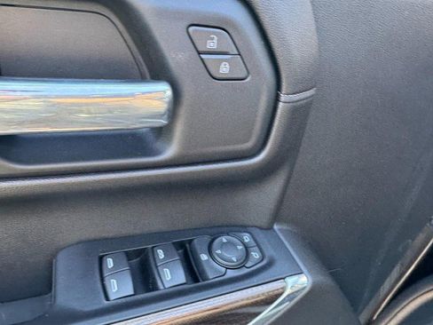Used 2021 Chevrolet Silverado 1500 RST AWD/4WD image 16